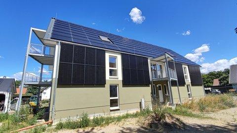 Fertiggestelltes EnergieAutarkes Mehrfamilienhaus Fertiggestelltes EnergieAutarkes Mehrfamilienhaus