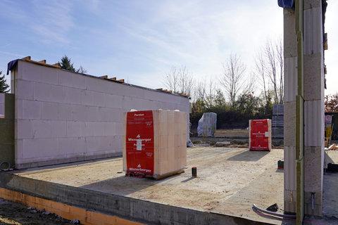 Rohbauarbeiten der EnergieAutarken Reihenhäuser in Magdeburg Rohbauarbeiten der EnergieAutarken Reihenhäuser in Magdeburg