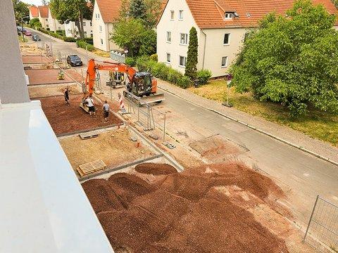 Arbeit an den Außenanlagen der Reihenhäuser in Magdeburg Arbeit an den Außenanlagen der Reihenhäuser in Magdeburg