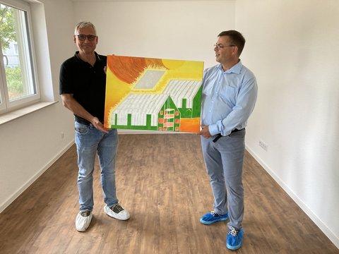 Geschenkübergabe an den Bauherren in Lübben Geschenkübergabe an den Bauherren in Lübben
