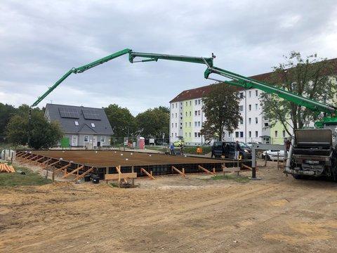Herstellung der Bodenplatte in Lübben Herstellung der Bodenplatte in Lübben